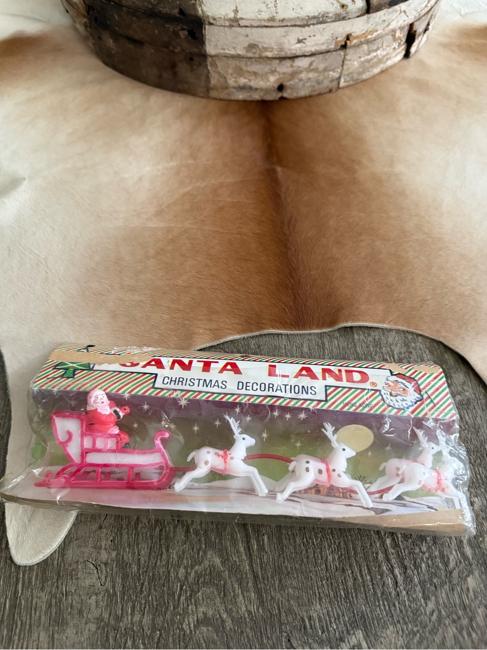 Vintage NIP Hong Kong Santa Sleigh with 6 White Reindeer Christmas Decoration